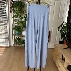 Aerie Off-Line High Rise Wide Leg Leggings. Size Medium. 32” inseam